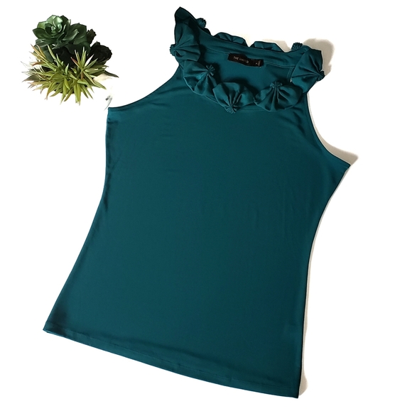 The Limited Tops - 💞3/$25 The Limited Seashell Summer Sleeveless Top